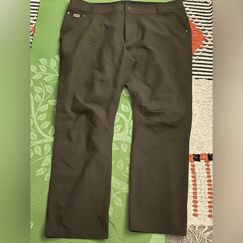 Men’s Kuhl pants *brown* size 40